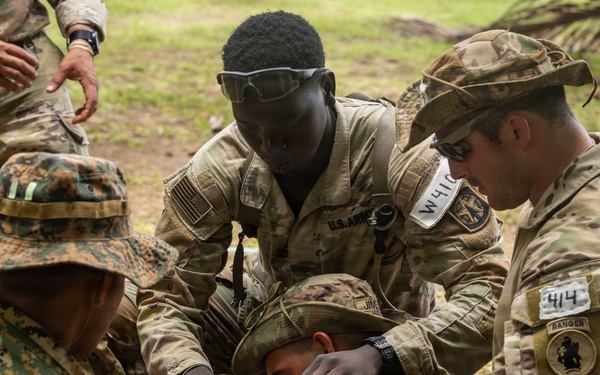 U.S. military and Panamanian partners strengthen MEDEVAC and casualty care skills during jungle training