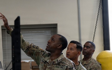 Fort Bliss hosts AMC senior leader, highlighting division and installation innovation efforts