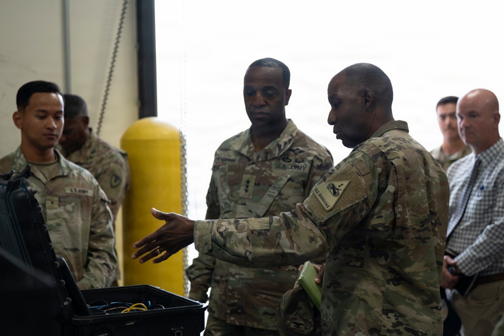 Fort Bliss hosts AMC senior leader, highlighting division and installation innovation efforts