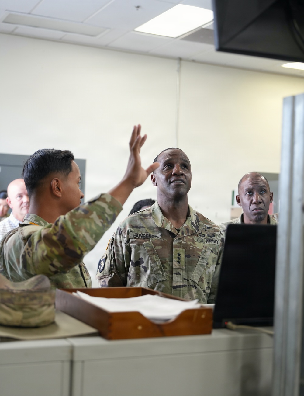 Fort Bliss hosts AMC senior leader, highlighting division and installation innovation efforts