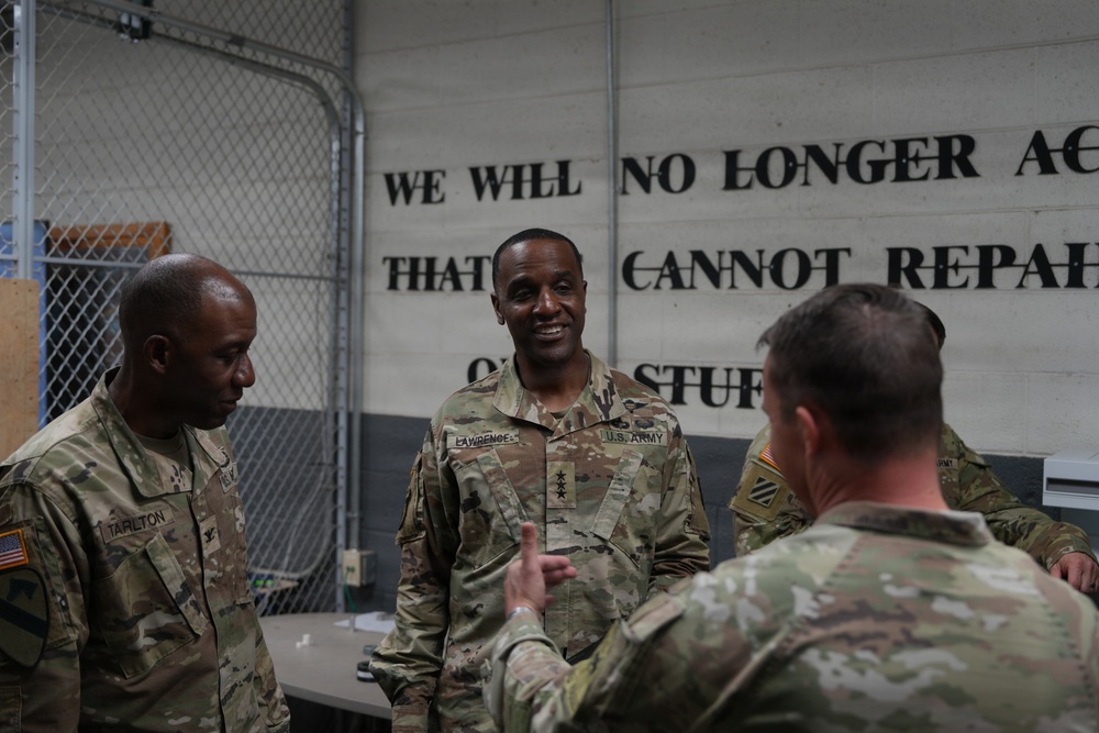 Fort Bliss hosts AMC senior leader, highlighting division and installation innovation efforts