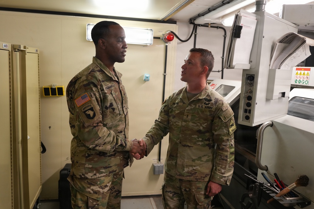 Fort Bliss hosts AMC senior leader, highlighting division and installation innovation efforts