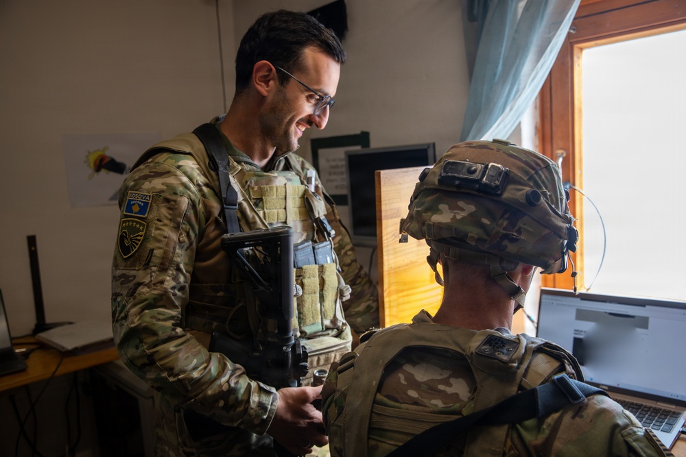 Civil Affairs Soldiers Bridge Data Gaps With AI at Combined Resolve 26‑07
