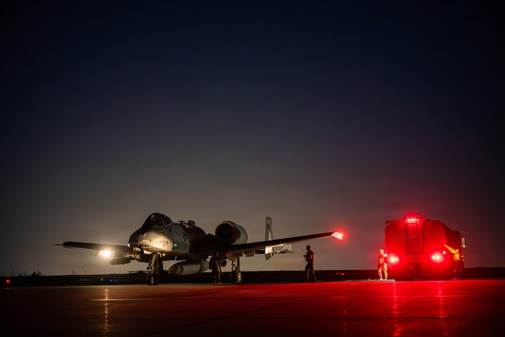 Airmen Perform Evening A-10 Thunderbolts Hot Pit Refueling