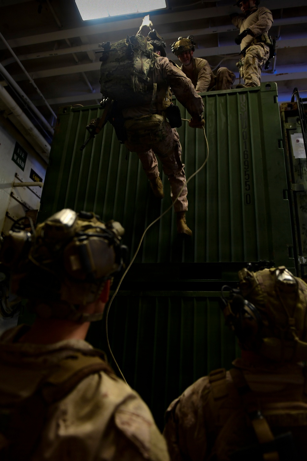 11th MEU Conduct Rappelling Training Aboard USS Boxer