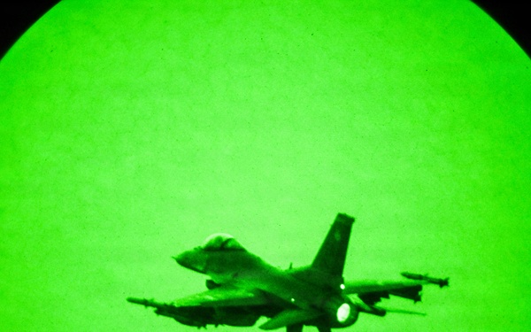 F-16 Fighting Falcons Takeoff