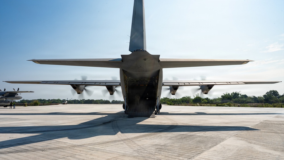 Balikatan 2026: 317th AW, 25ID airlift two HIMARS to Laoag, Philippines
