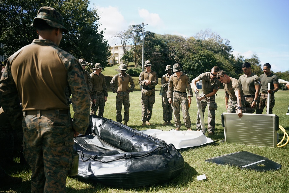 22nd MEU (SOC) | Tres Kolos 26: Small Boat Familiarization