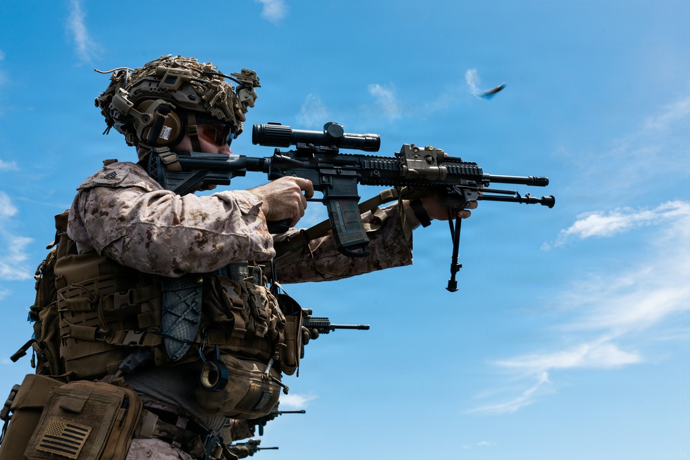 11th MEU Marines, Sailors Conduct Marksmanship Training aboard USS Portland