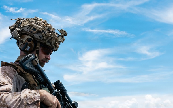 11th MEU Marines, Sailors Conduct Marksmanship Training aboard USS Portland