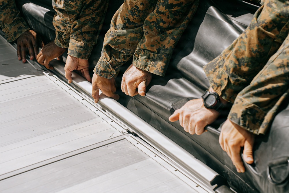 22nd MEU (SOC) | Tres Kolos 26: Small Boat Familiarization