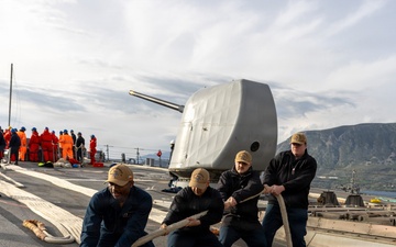USS Arleigh Burke (DDG 51) Pulls into Souda Bay