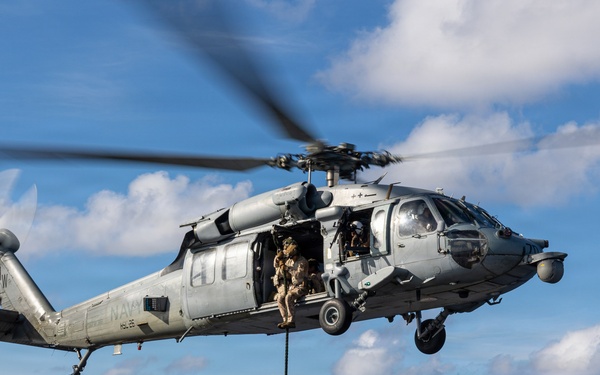 22nd MEU (SOC) | MSPF Fast Ropes Aboard USS Iwo Jima