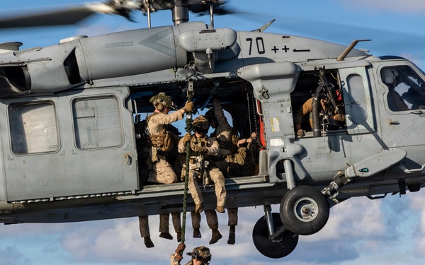 22nd MEU (SOC) | MSPF Fast Ropes Aboard USS Iwo Jima