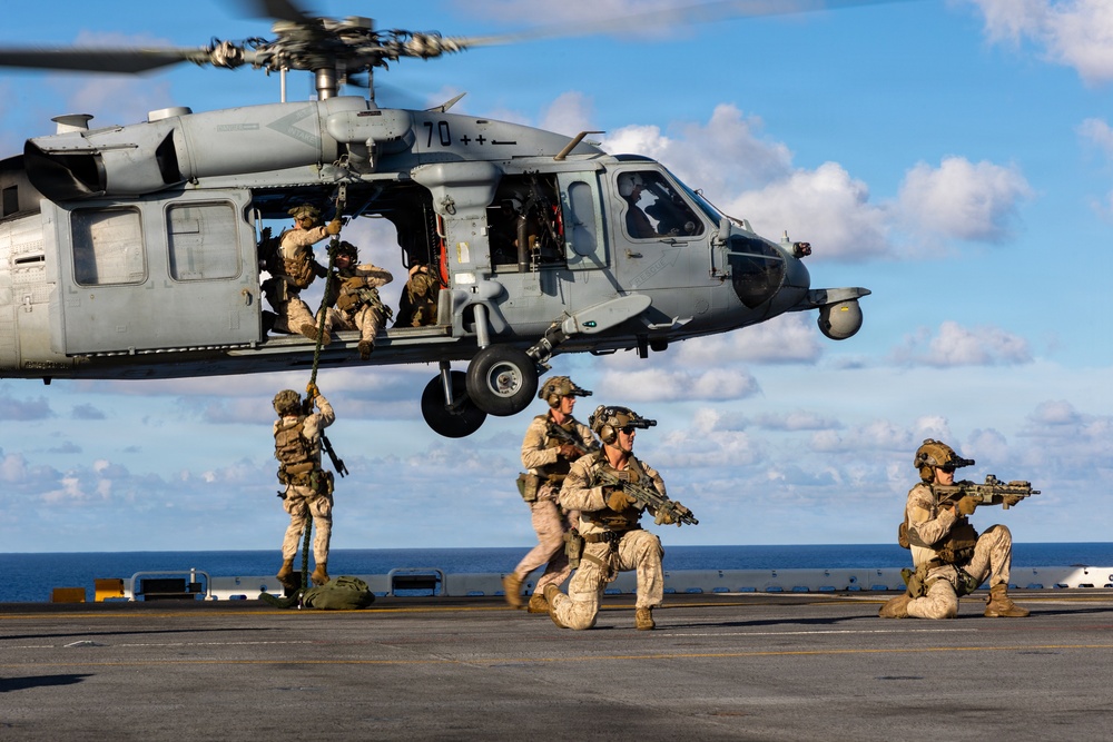 22nd MEU (SOC) | MSPF Fast Ropes Aboard USS Iwo Jima