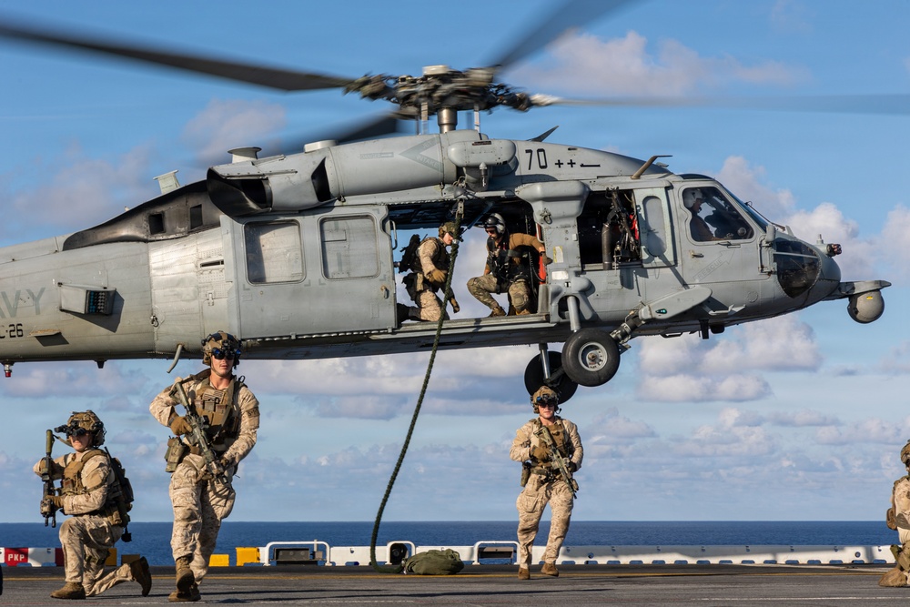 22nd MEU (SOC) | MSPF Fast Ropes Aboard USS Iwo Jima