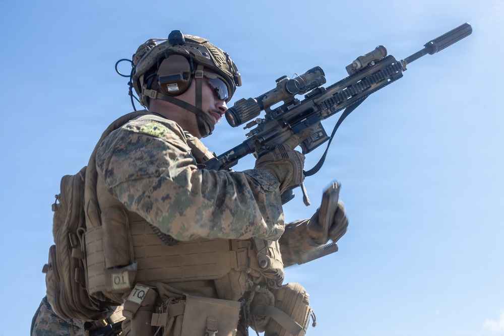 22nd MEU(SOC) | Marines Conduct Deck Shoot Aboard USS Fort Lauderdale