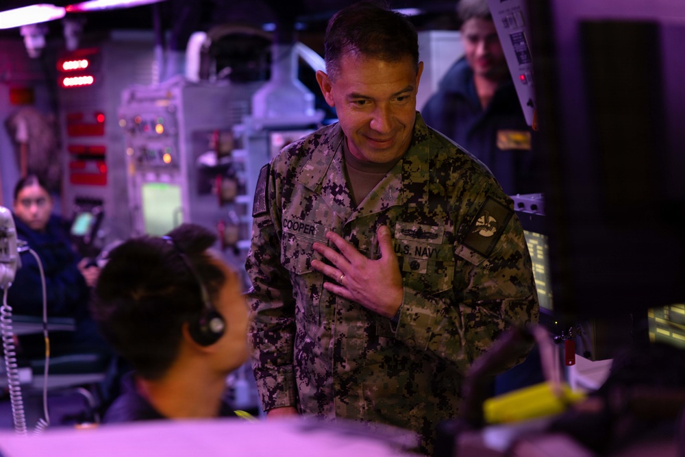 CENTCOM Commander visits USS Tripoli