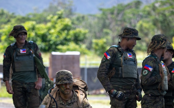 Multinational Soldiers compete in Ruck March for Pacific Land Forces Team Readiness Challenge