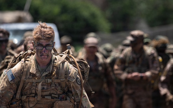Multinational Soldiers compete in Ruck March for Pacific Land Forces Team Readiness Challenge