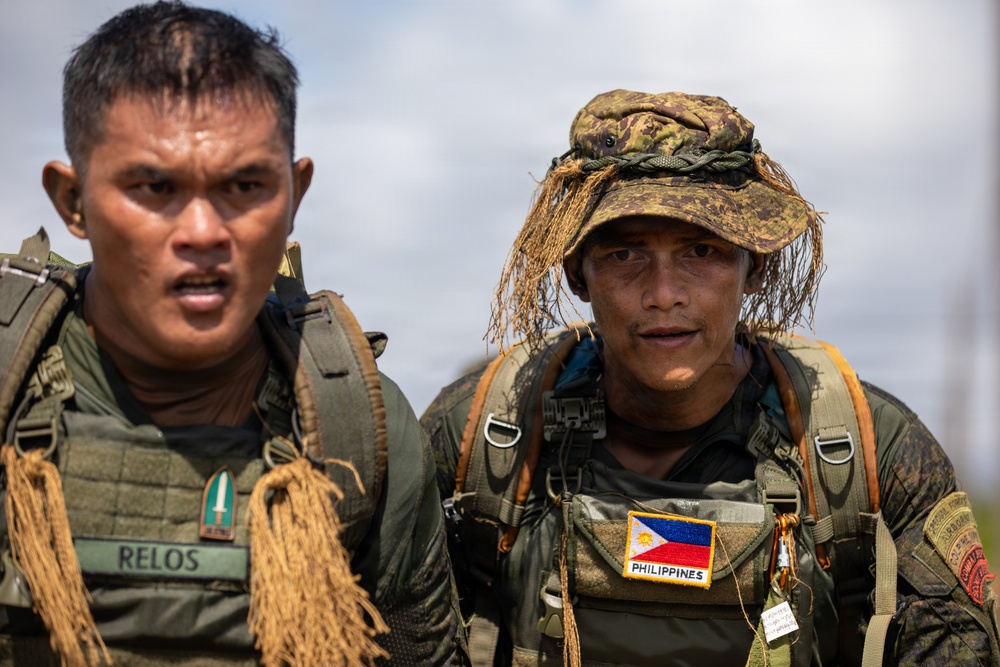Multinational Soldiers compete in Ruck March for Pacific Land Forces Team Readiness Challenge