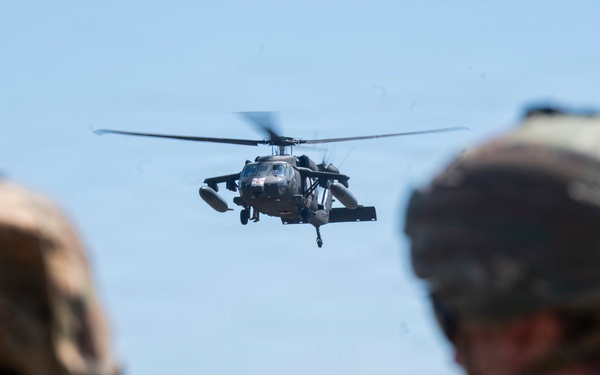 Balikatan 2026: U.S., AFP Soldiers use jungle penetrator devices in Jungle school