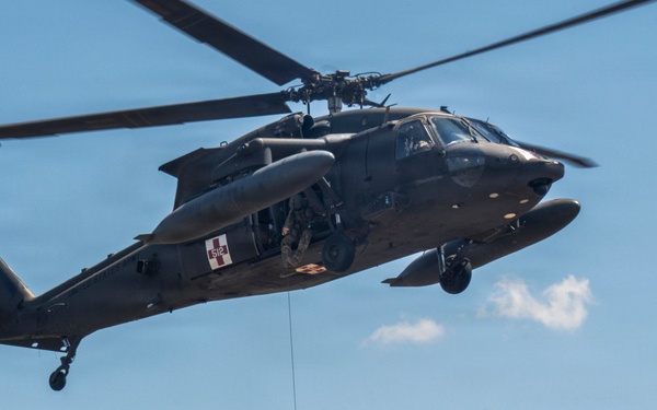 Balikatan 2026: U.S., AFP Soldiers use jungle penetrator devices in Jungle school