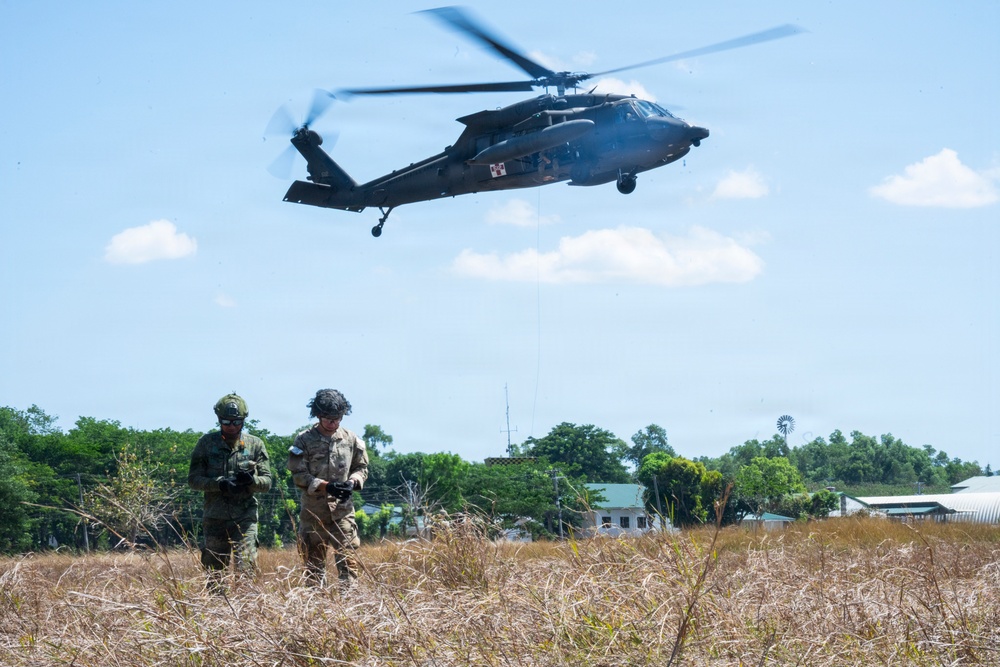 Balikatan 2026: U.S., AFP Soldiers use jungle penetrator devices in Jungle school