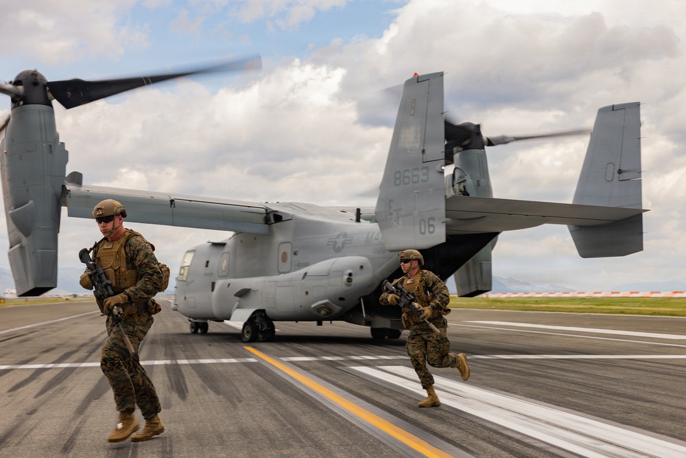 4th Marine Regiment Conducts Flyaway Drill