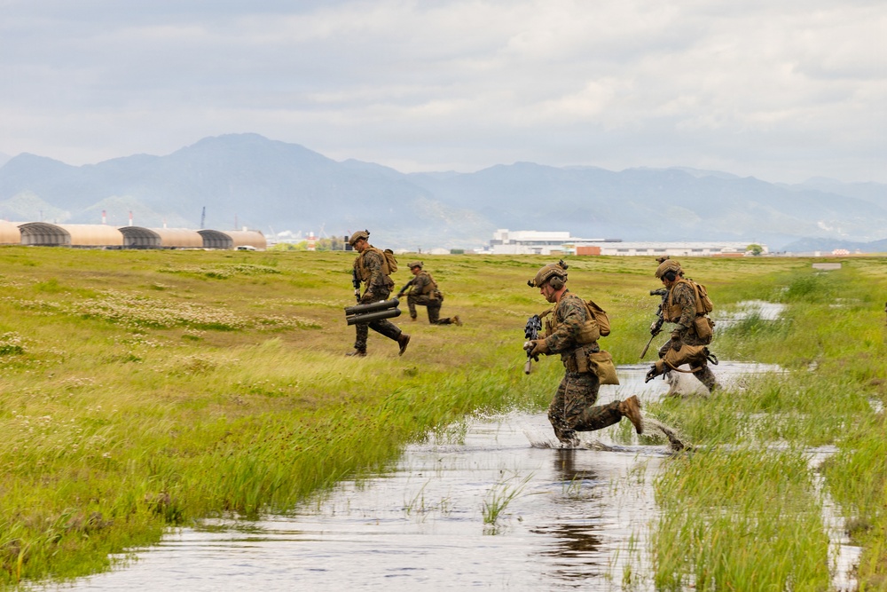 4th Marine Regiment Conducts Flyaway Drill