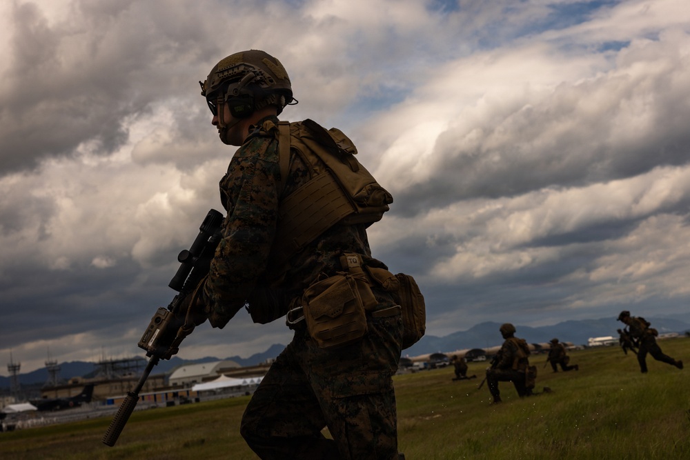 4th Marine Regiment Conducts Flyaway Drill