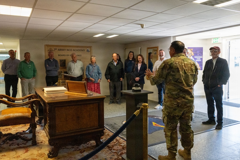 SCU and USO visit NCOA