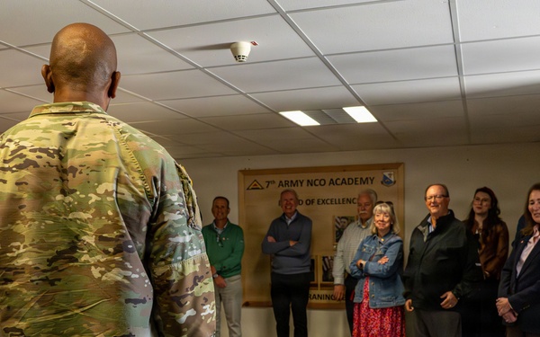 SCU and USO visit NCOA