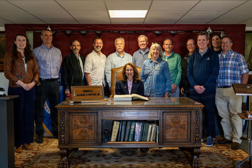 SCU and USO visit NCOA