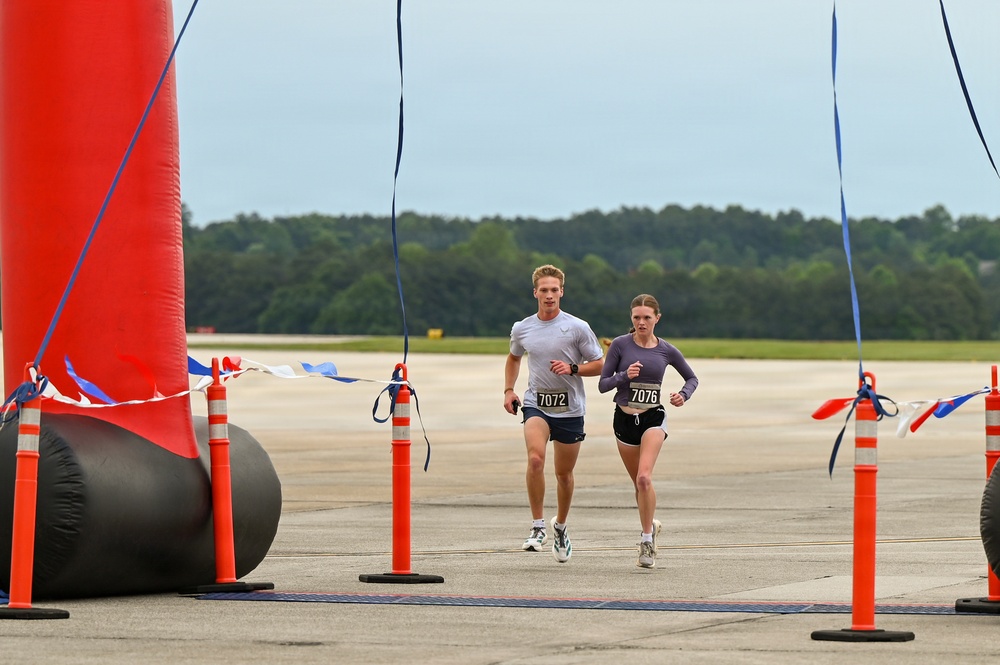 94th Airlift Wing hosts 5k and health fair