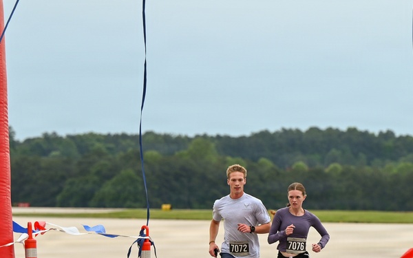 94th Airlift Wing hosts 5k and health fair