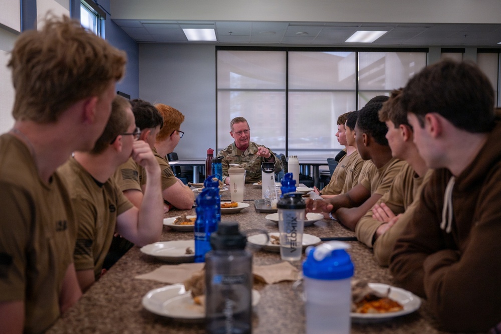932nd Development and Training Flight Joins 22nd Air Force Leaders for Mentorship Lunch