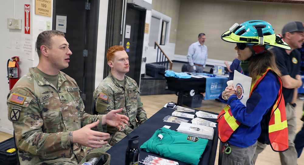 Citizen-soldiers support wildfire preparedness at Corvallis community event