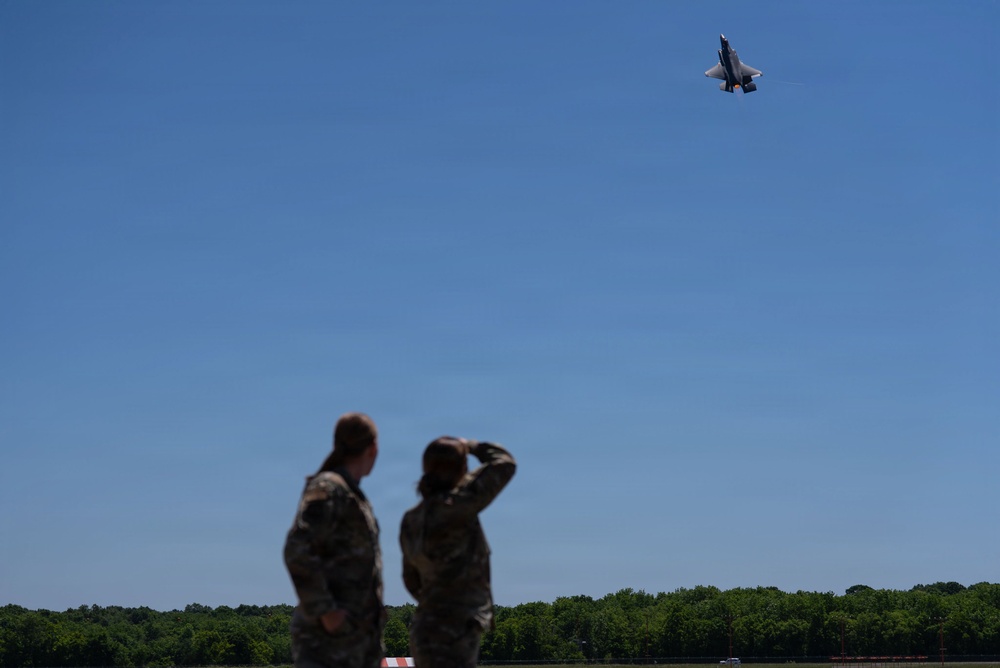 F-35s roar over Dannelly Field