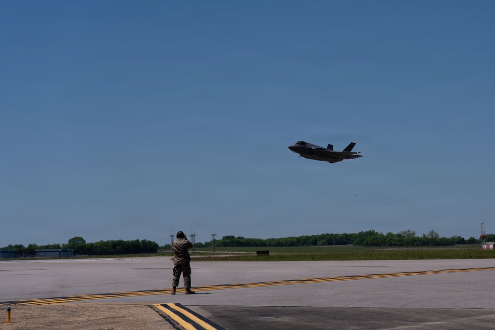 F-35s roar over Dannelly Field