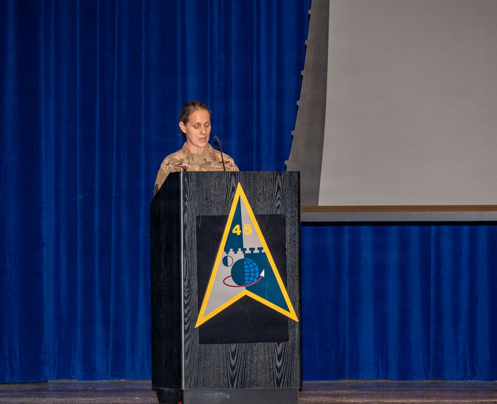 920th ASTS welcomes new commander