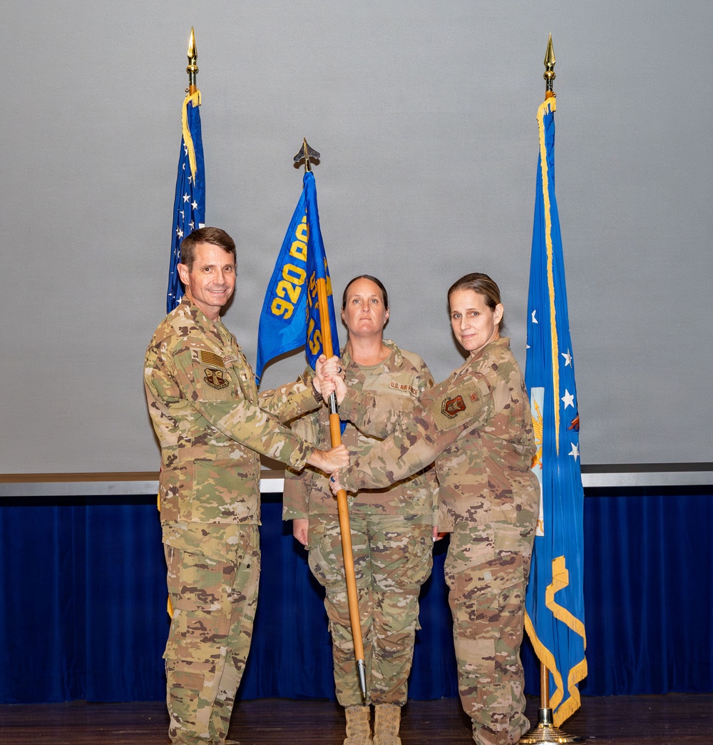 920th ASTS welcomes new commander