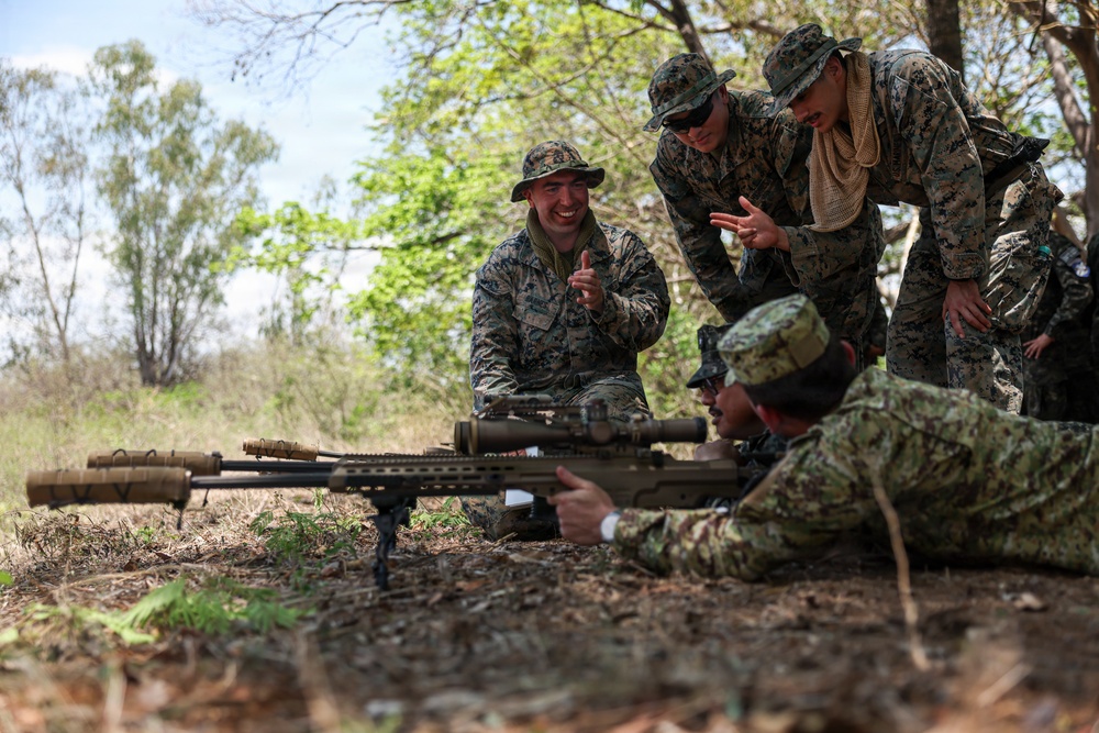 U.S. Marines, Salvadoran marines conduct marksmanship training during CENTAM Guardian 2026