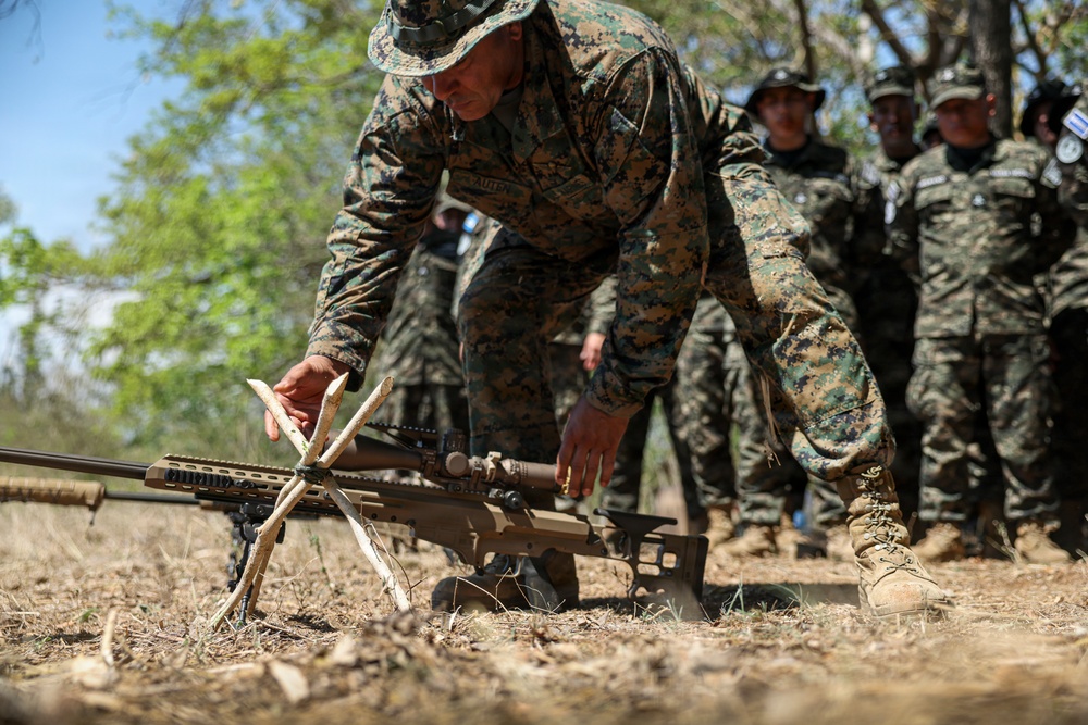 U.S. Marines, Salvadoran marines conduct marksmanship training during CENTAM Guardian 2026