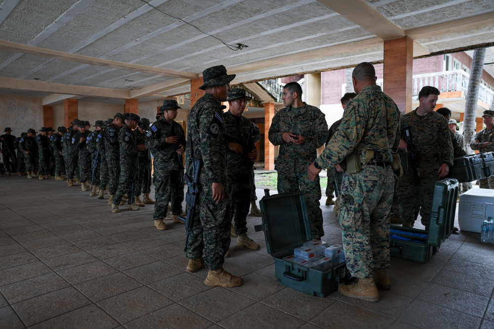 U.S. Marines, Salvadoran marines conduct close-quarters battle training during CENTAM Guardian 2026