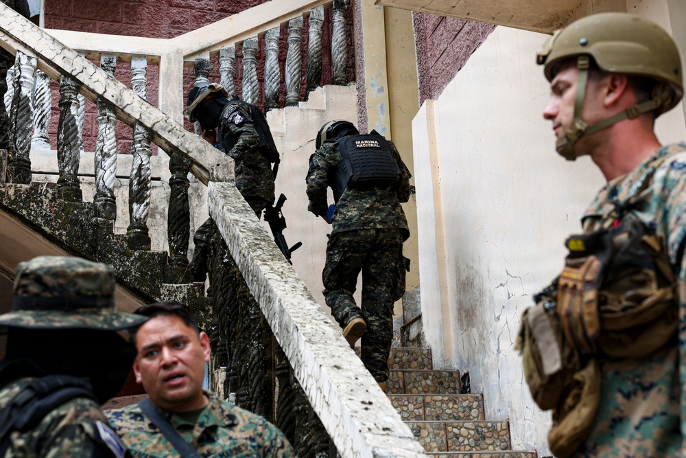 U.S. Marines, Salvadoran marines conduct close-quarters battle training during CENTAM Guardian 2026