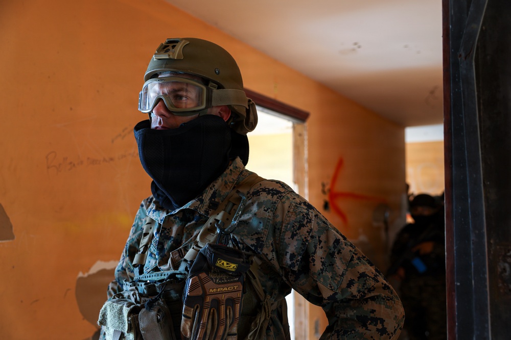 U.S. Marines, Salvadoran marines conduct close-quarters battle training during CENTAM Guardian 2026