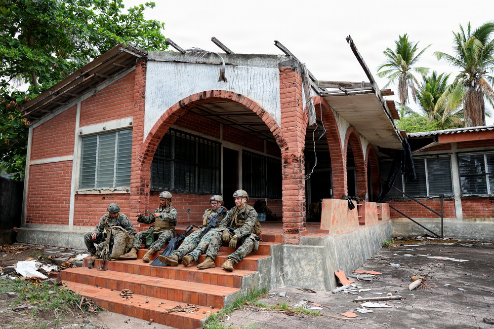 U.S. Marines, Salvadoran marines conduct close-quarters battle training during CENTAM Guardian 2026