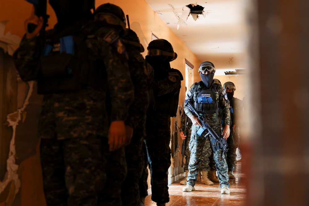 U.S. Marines, Salvadoran marines conduct close-quarters battle training during CENTAM Guardian 2026