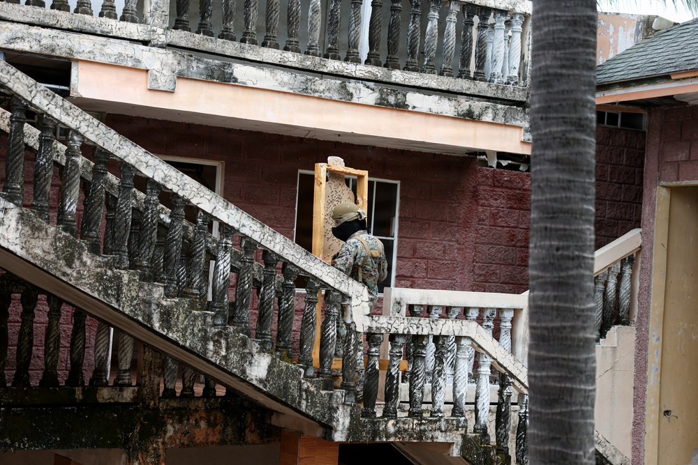 U.S. Marines, Salvadoran marines conduct close-quarters battle training during CENTAM Guardian 2026
